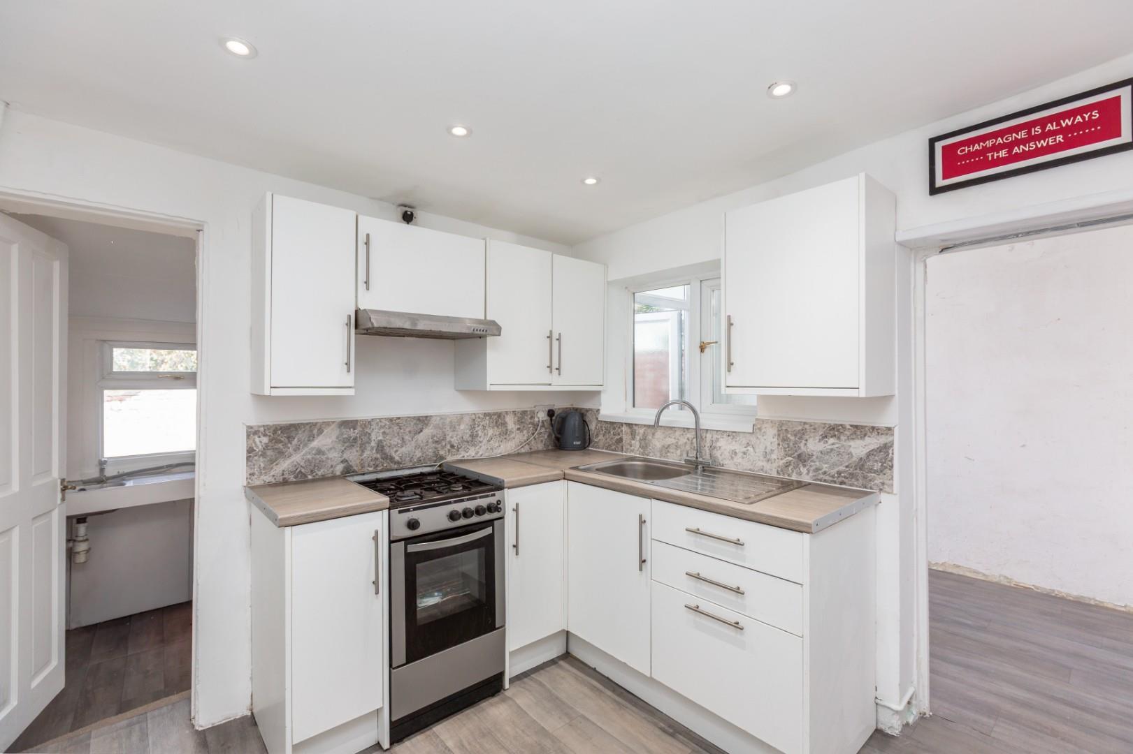 Woodville Road, Mumbles, Swansea, SA3 4AE
